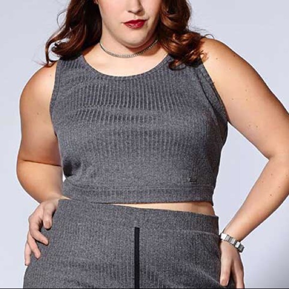 MBLM by Tess Holliday Gray Crop Top Size 2 - Picture 1 of 3